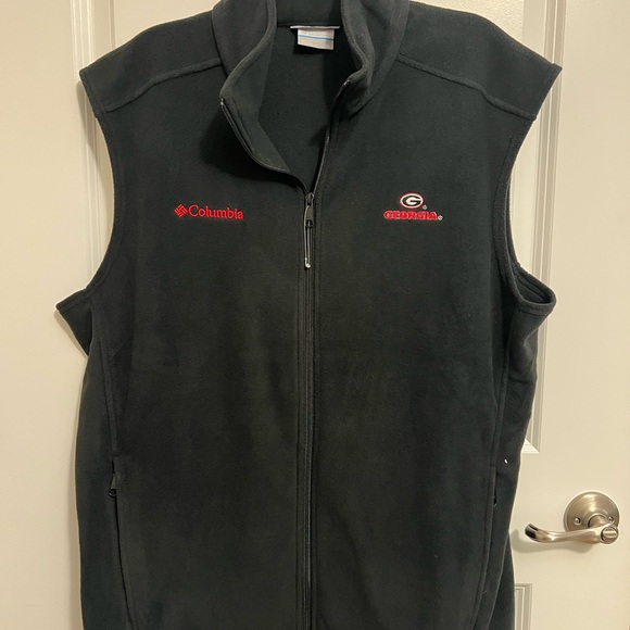 Columbia Black Vest with Red Accents - Picture 1 of 3